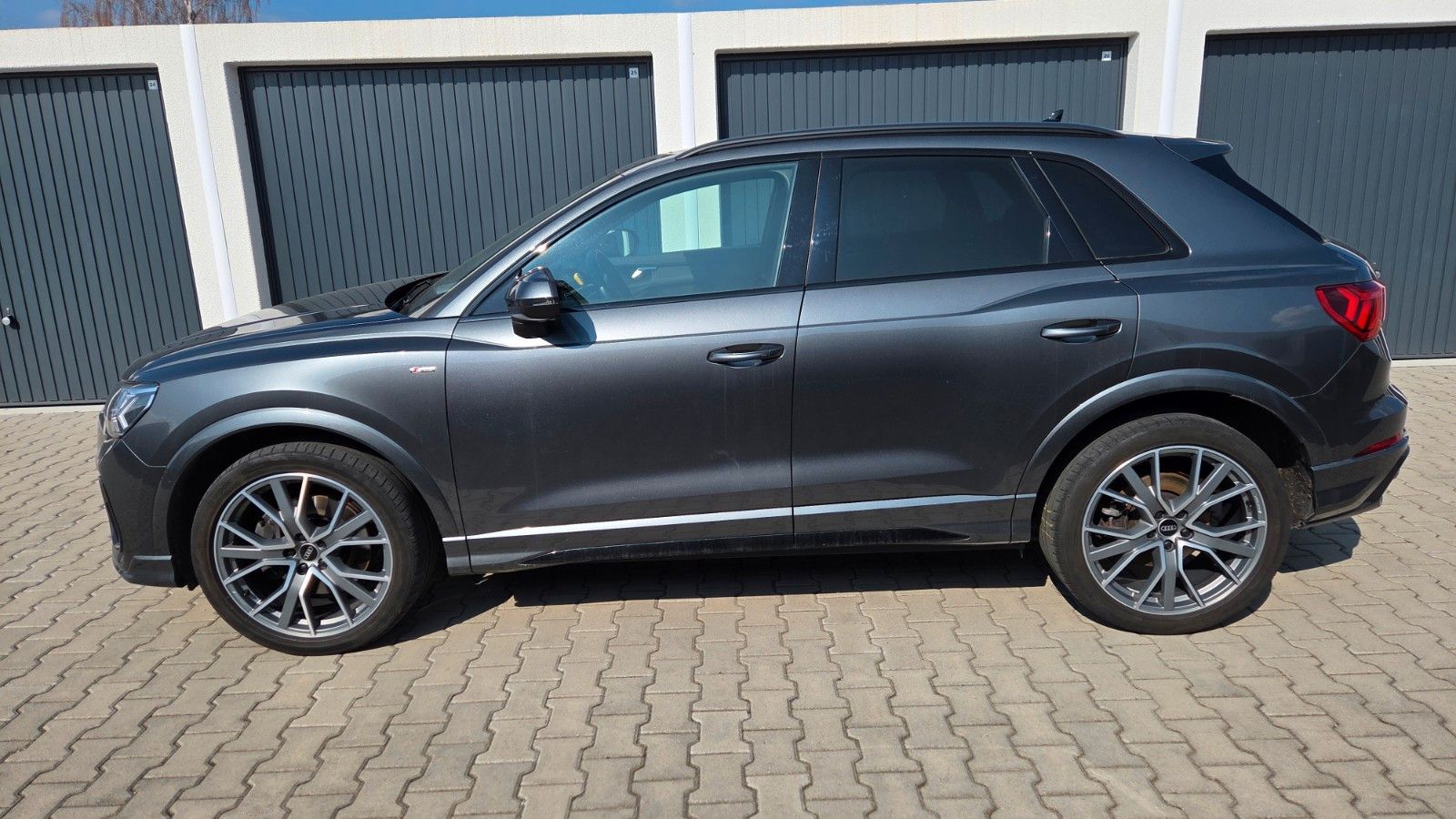 Audi Q3 40 TDI quattro S line Panorama MATRIX 20" foto 4