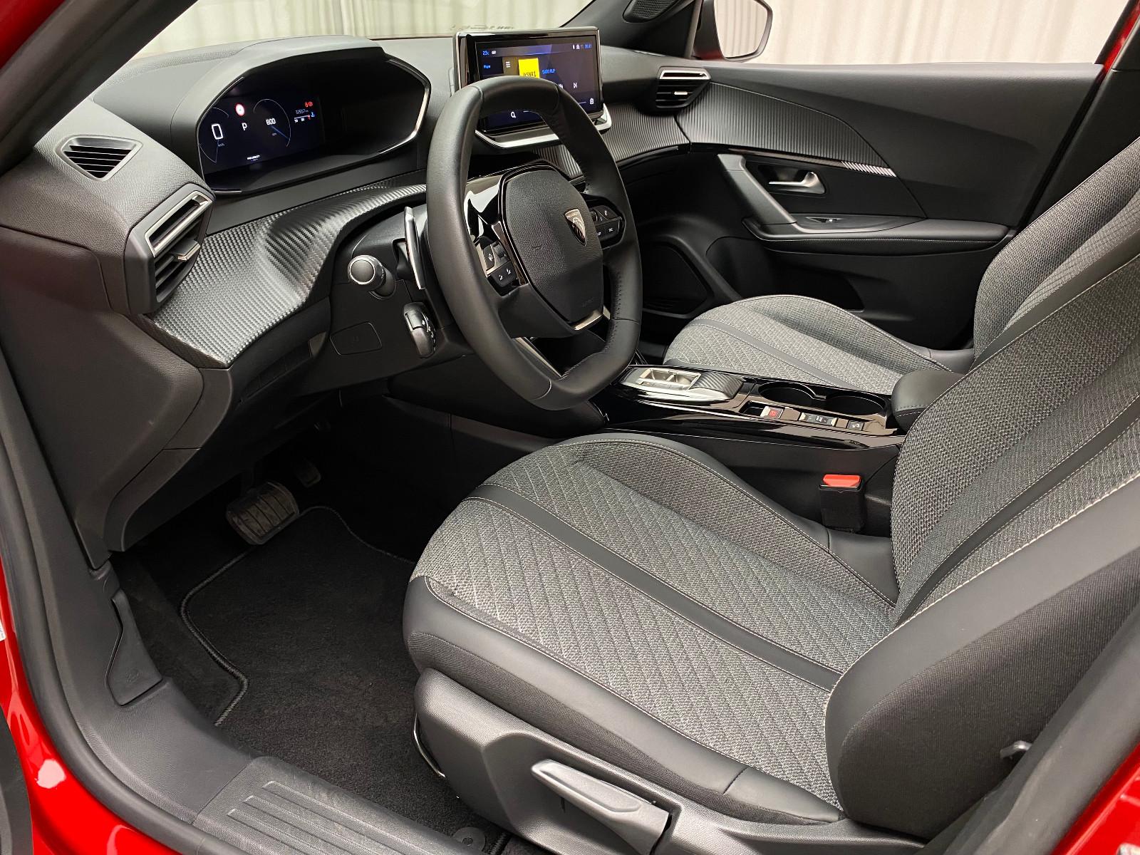 Peugeot 2008 Allure 1.2 Autom. LED Winterpaket AHK