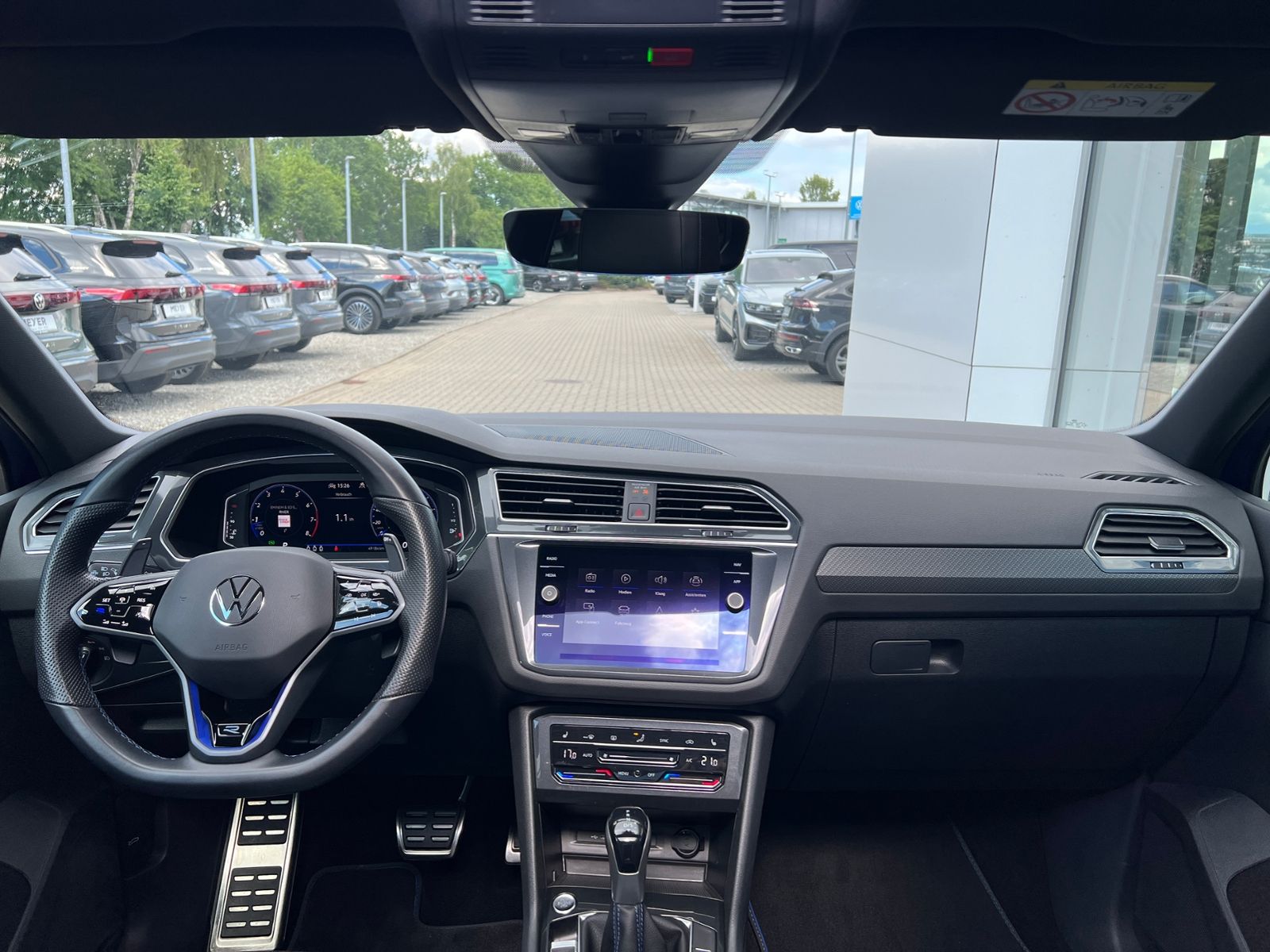 Fahrzeugabbildung Volkswagen Tiguan R 2.0 TSI DSG 4MOTION *Akrapovic,Leder,Pa