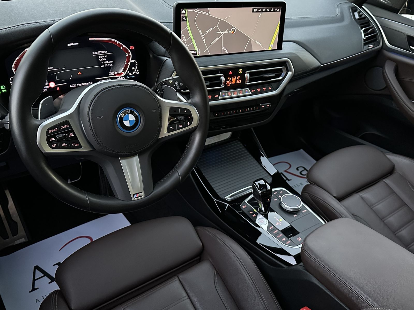 Fahrzeugabbildung BMW X3 xDrive30e M-Sport NAV+LED+PANO+HEAD-UP+AHK+VC