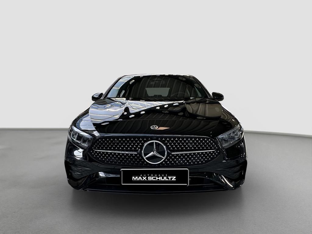 Fahrzeugabbildung Mercedes-Benz A 200 Kompaktlimousine AMG Line*Night Paket*LED