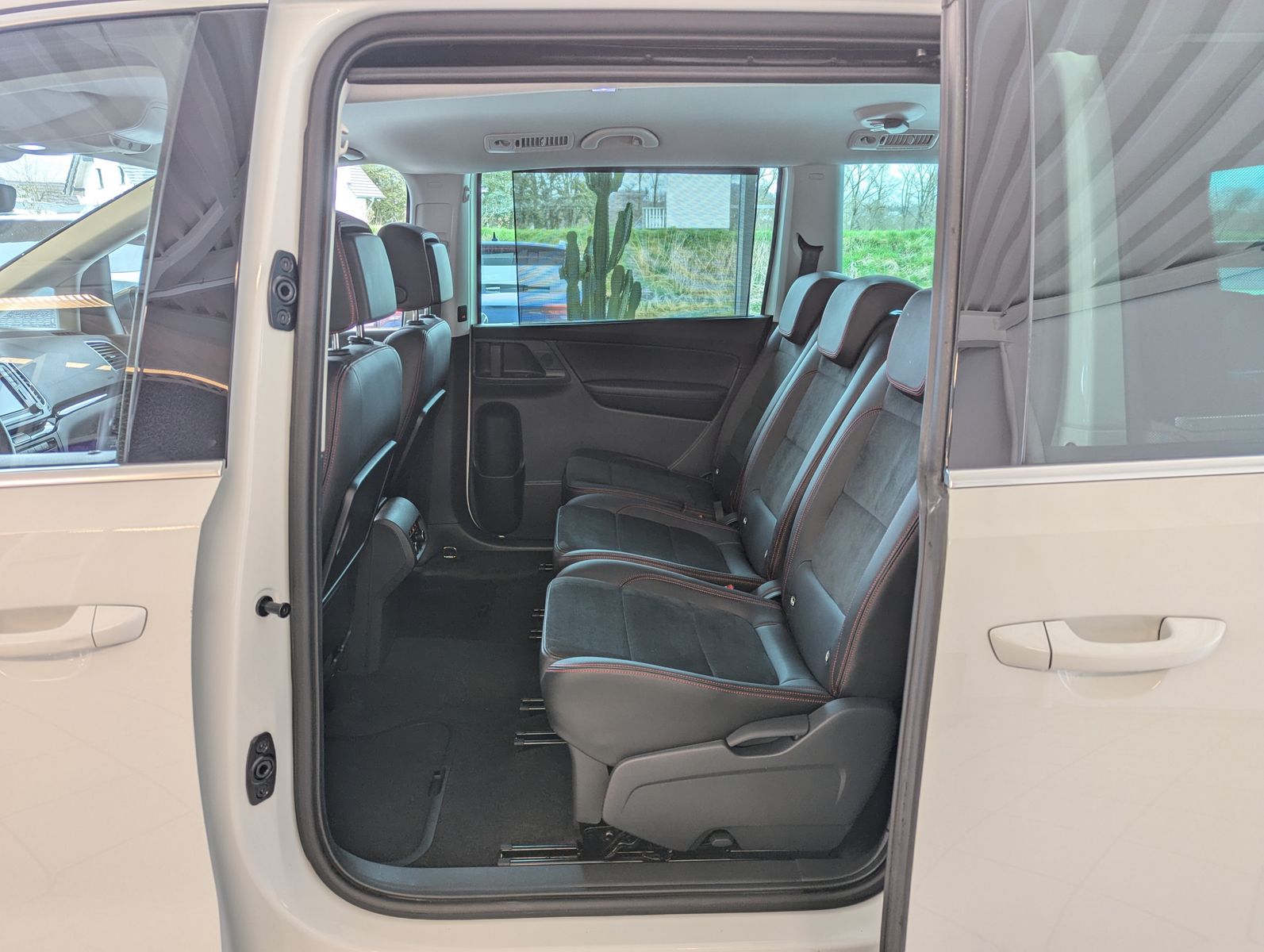 Fahrzeugabbildung SEAT Alhambra 1.4 TSI FR 7-Sitze ACC Bi-Xen Cam AHK