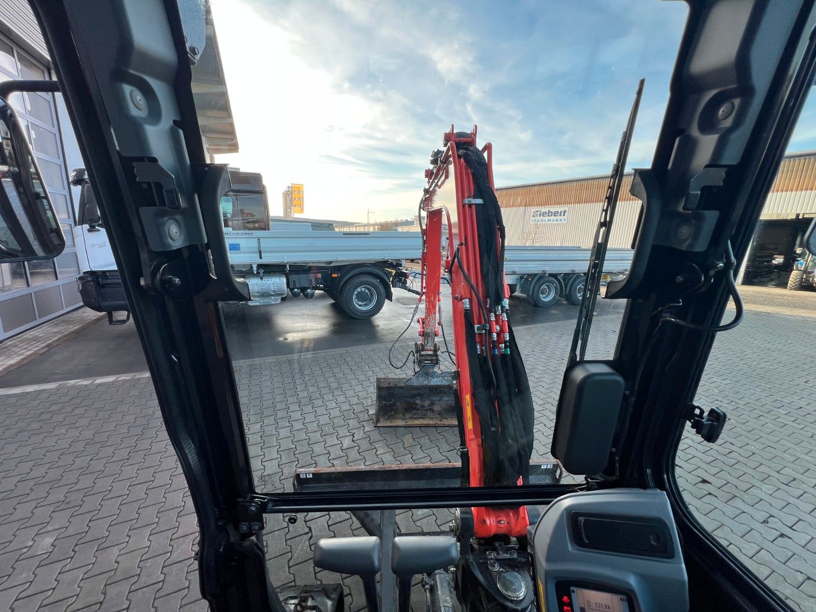 Fahrzeugabbildung Kubota KX 037-4 / nur 531h! / 2024 / hydr. Grabenräumer