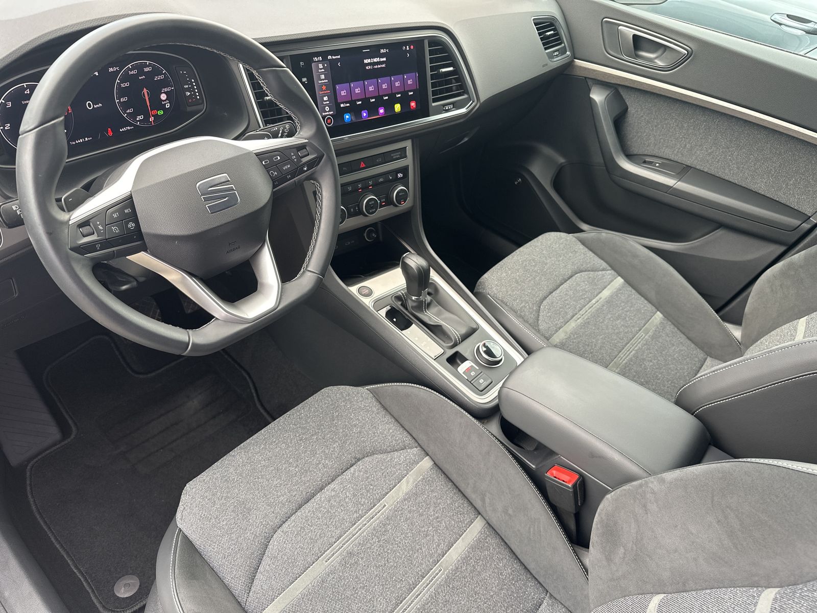 Fahrzeugabbildung SEAT Ateca Xperience NAV+LED+BEATS+KAMERA+VCOCKPIT+PP