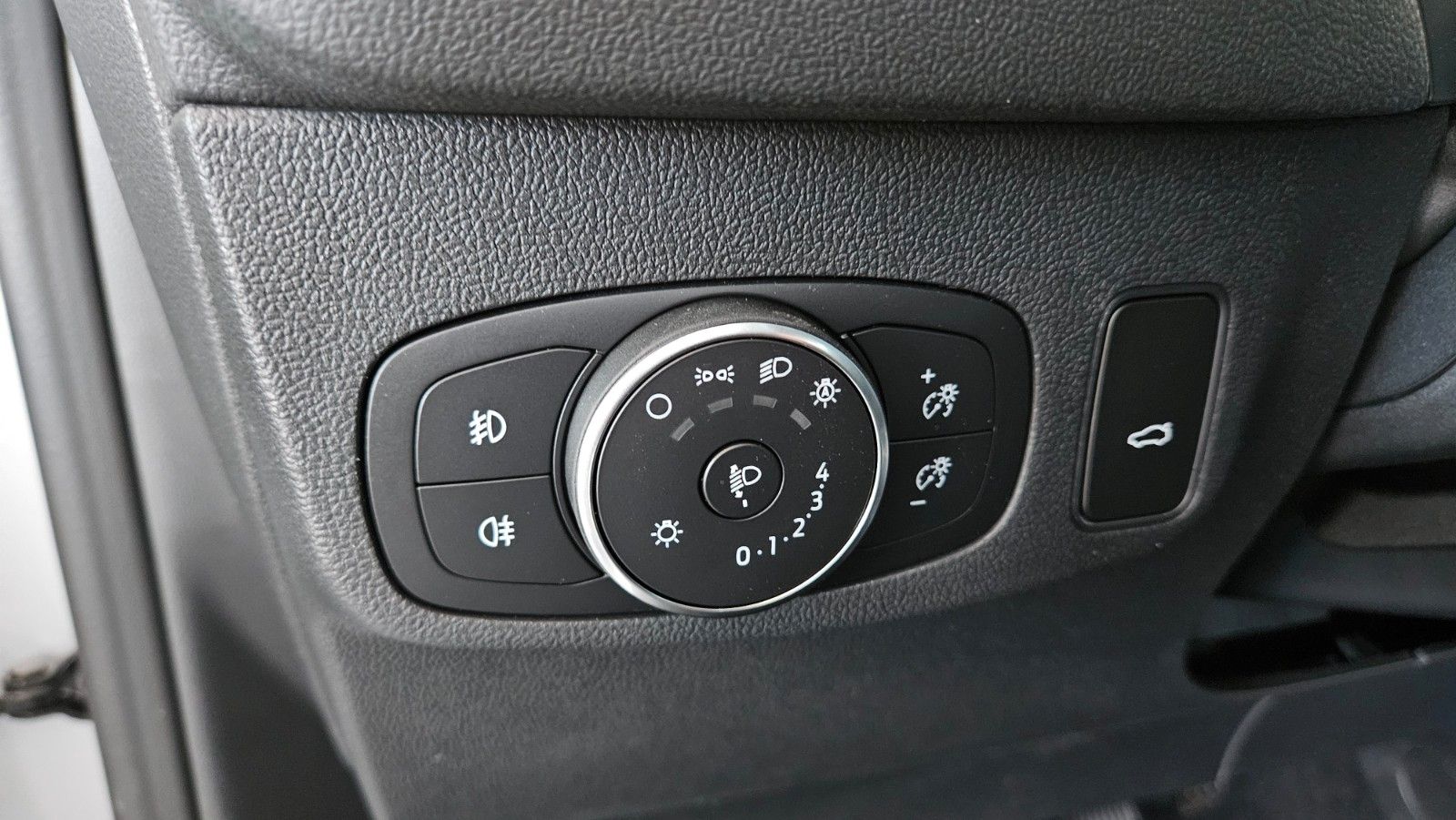 Fahrzeugabbildung Ford Focus Turnier Titanium el.Heckklappe Head-Up