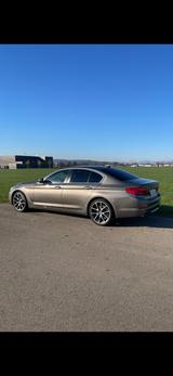 BMW 540i xDrive A - HUD, Sitzbelüftung, Garantie - BMW 540 mit Benzin-Antrieb: Limousine