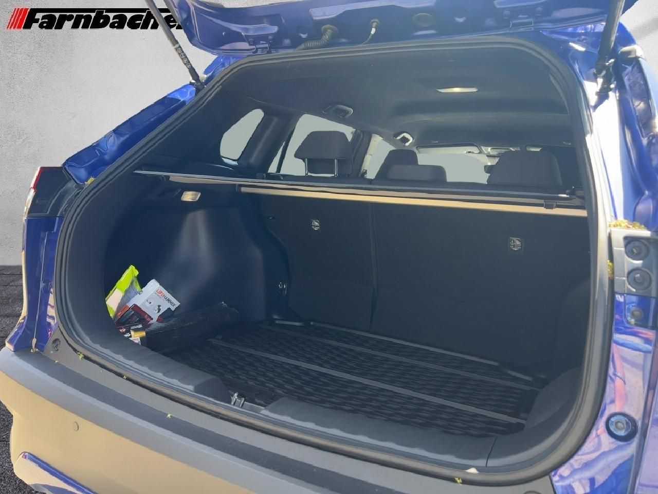 Fahrzeugabbildung Toyota 2.0 Hybrid Team D *Aktion bis 30.09.