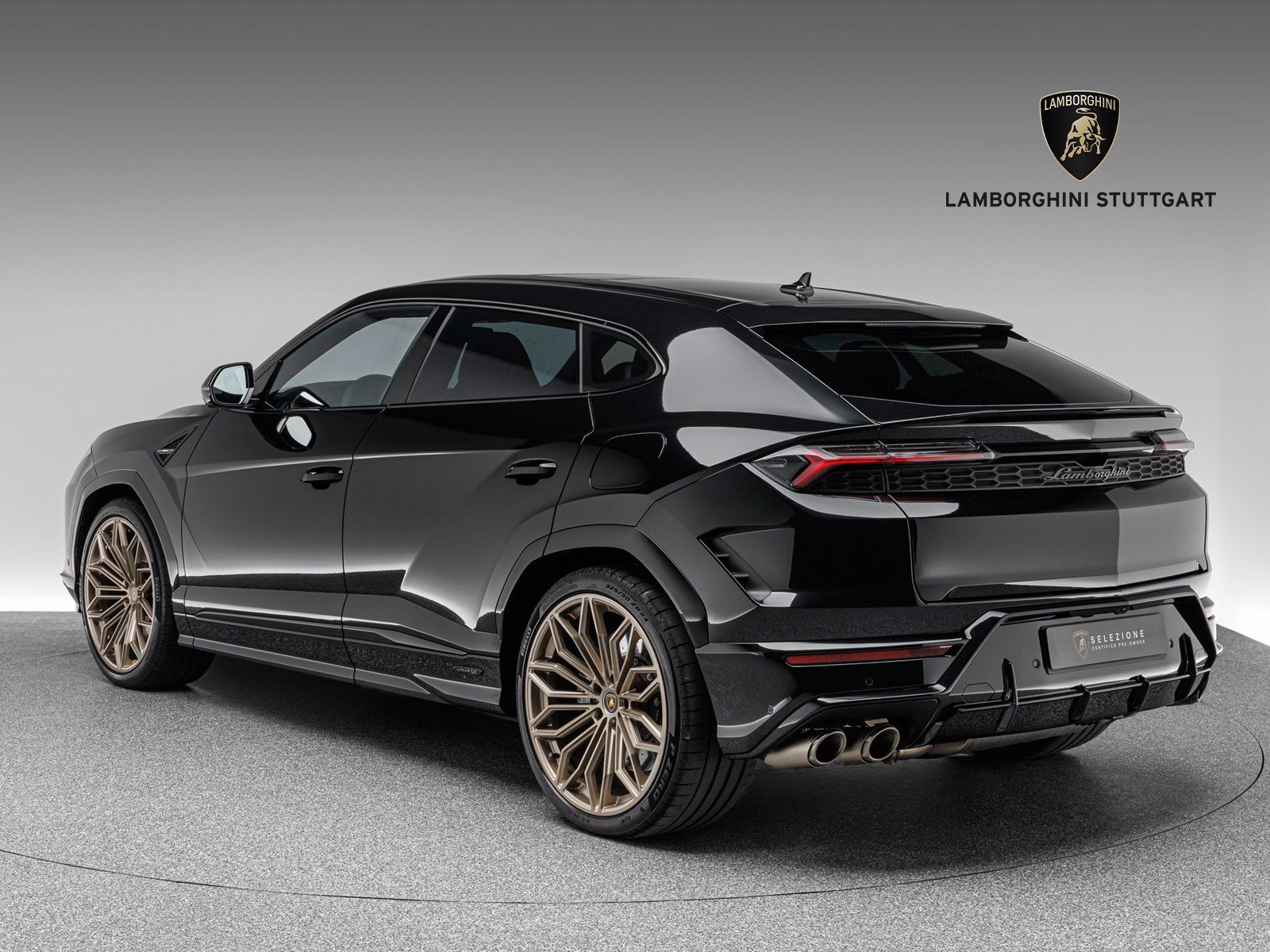Lamborghini Urus SE Akrapovic Full Black 51gkm foto 4