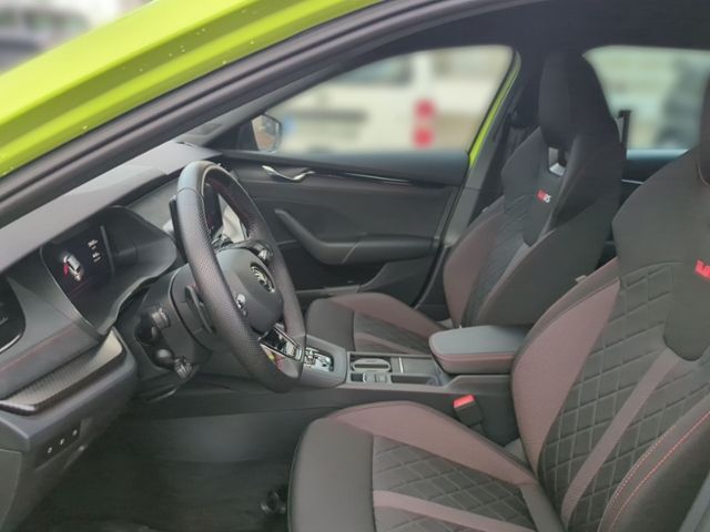 Fahrzeugabbildung SKODA Octavia Combi 1.4 TSI DSG iV RS AHK DCC ACC COLU