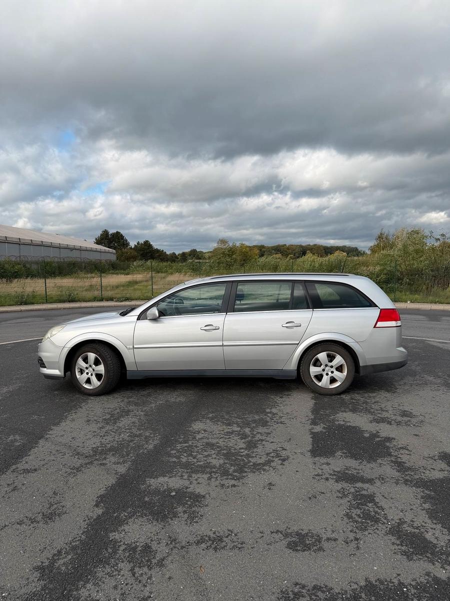 Opel Vectra 2005 — photo 8
