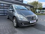 Mercedes-Benz A 180 TÜV NEU+TEMPOMAT+SHZ - Mercedes-Benz A 180 aus 2010