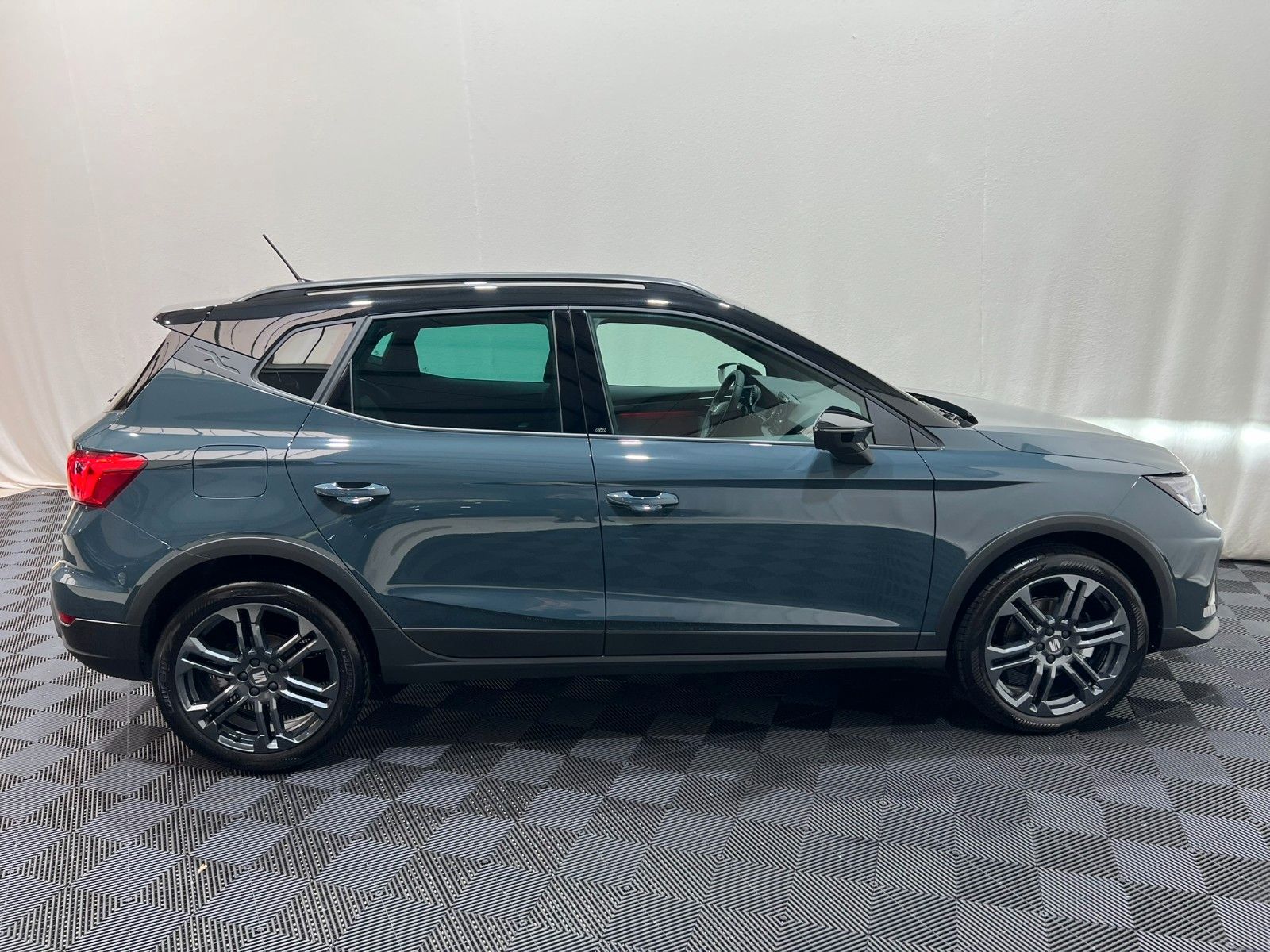 Fahrzeugabbildung SEAT Arona 1.0 TSI 85kW FR DSG