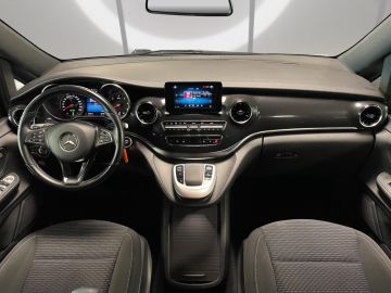 Mercedes V 220 - 8
