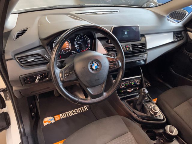BMW 218d Active Tourer *NAVI*1.HAND*19%*PDC*SHZ*