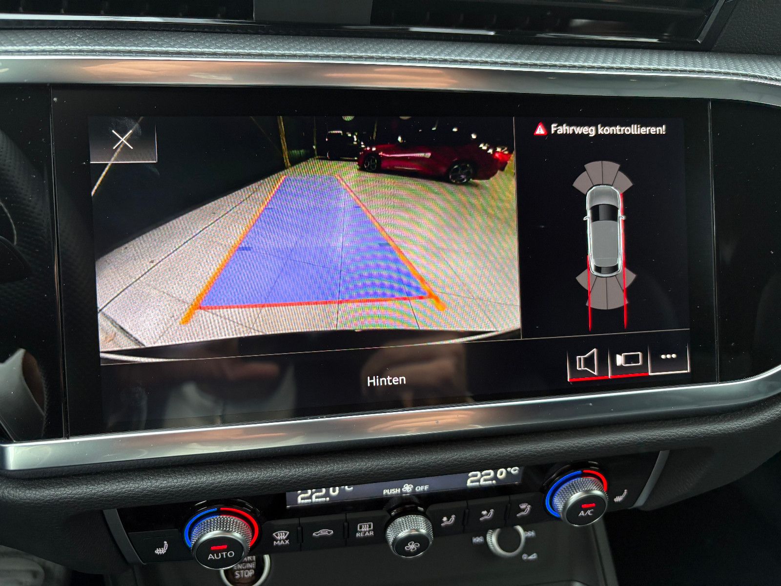 Fahrzeugabbildung Audi Q3 Sportback 35 TDI/S-LINE/BLACK-EDIT/LED/KAMERA
