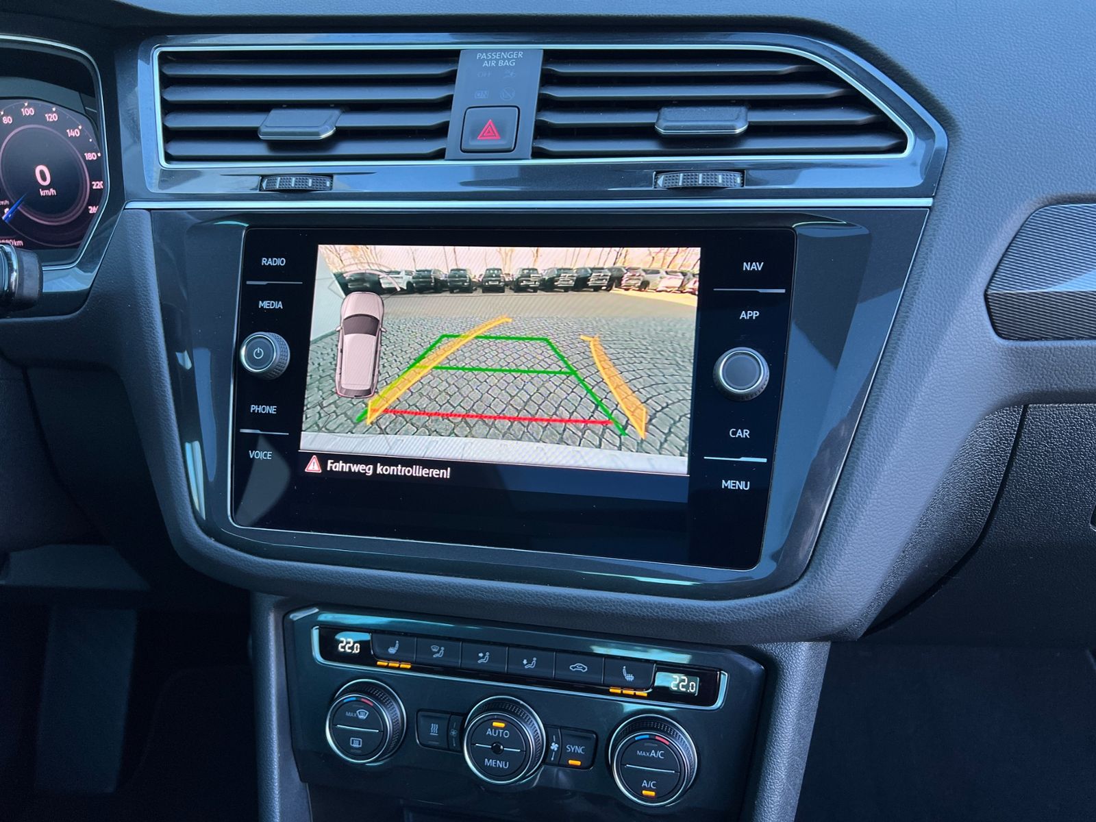 Fahrzeugabbildung Volkswagen Tiguan Highline 2.0 TSI DSG 4Motion *AHK, LED, A