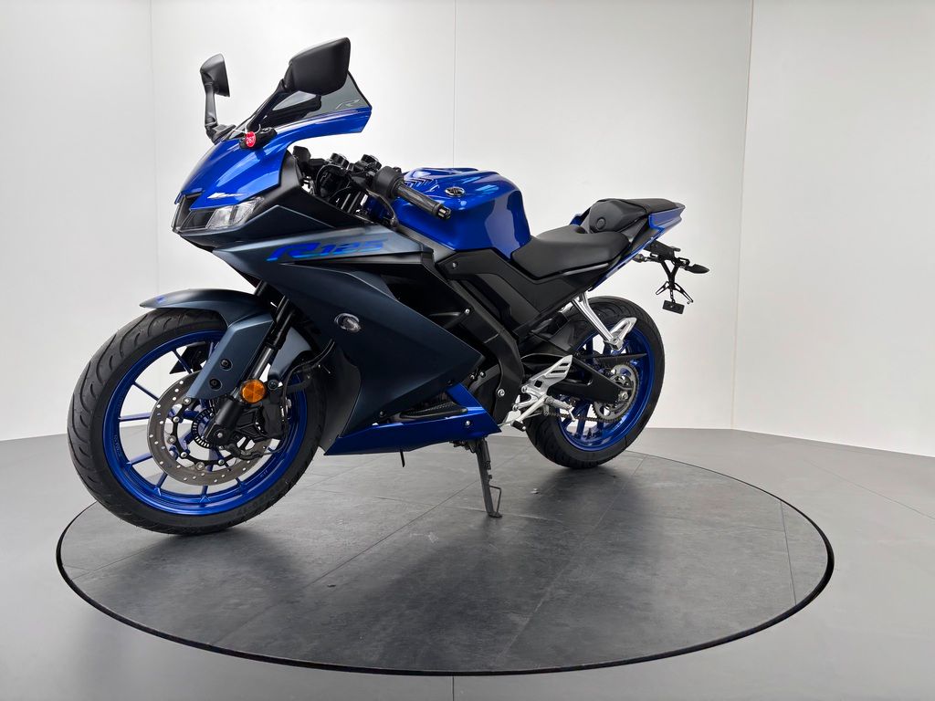 Fahrzeugabbildung Yamaha YZF-R125 *TOP MIT ZUBEHÖR
