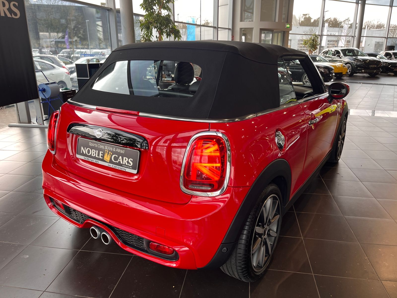 Fahrzeugabbildung MINI Cabrio Cooper S LED NAVI ALU