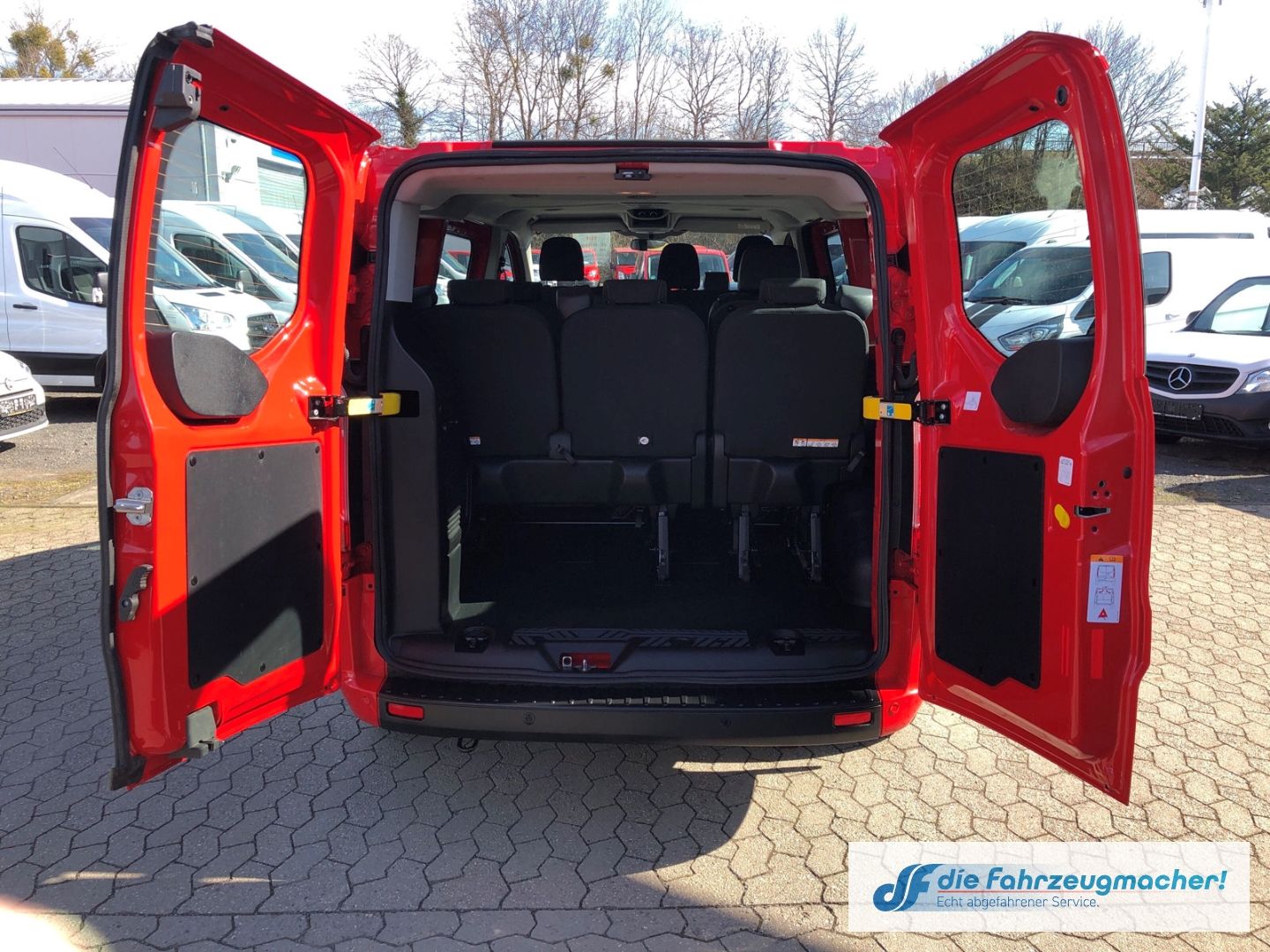 Fahrzeugabbildung Ford Transit Custom Kombi 320 L1 *3174