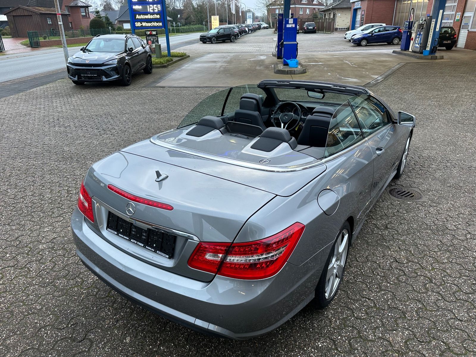 Fahrzeugabbildung Mercedes-Benz E 220 CDI Cabrio AMG BiXenon/AirScarf/Navi/Leder