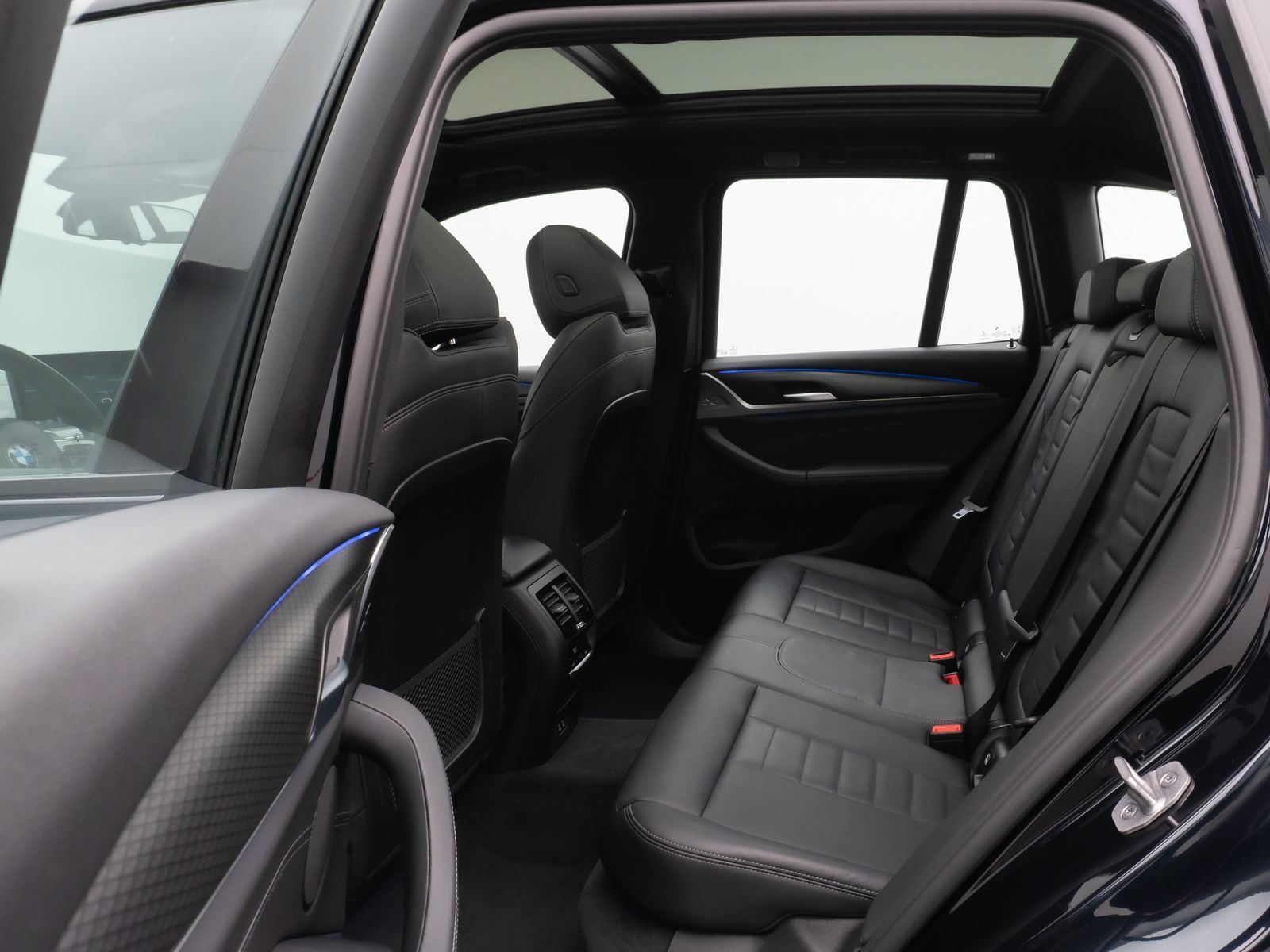 Fahrzeugabbildung BMW X3 xD20i M Sport Panorama 360°DAB HiFi Komfort