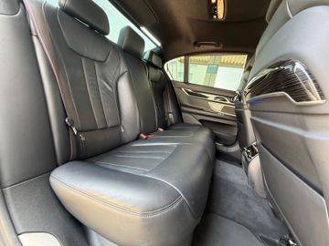 BMW 730 - 12