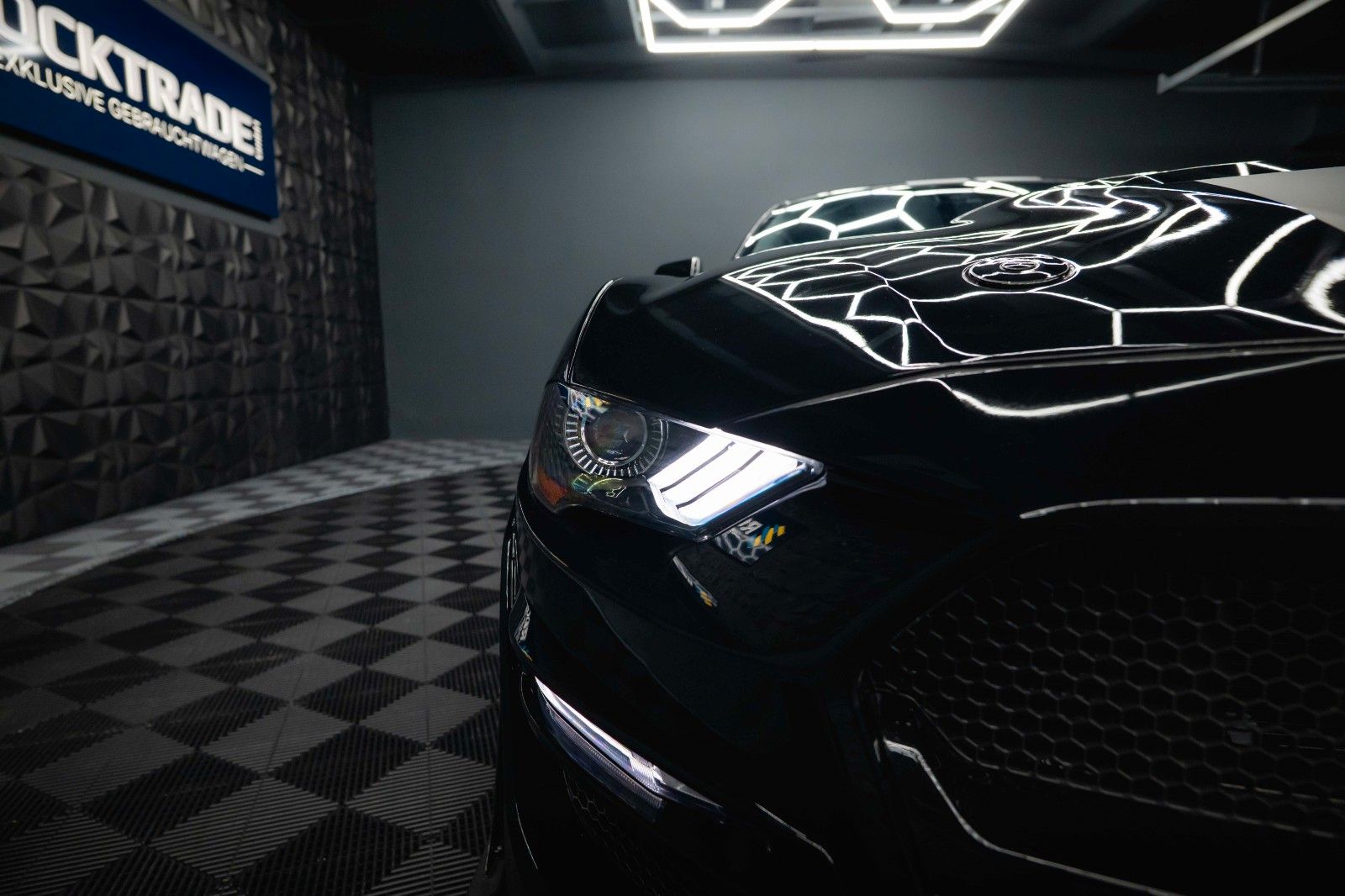 Fahrzeugabbildung Ford Mustang Shelby GT 500 5.0 V8 Performance PREMIUM