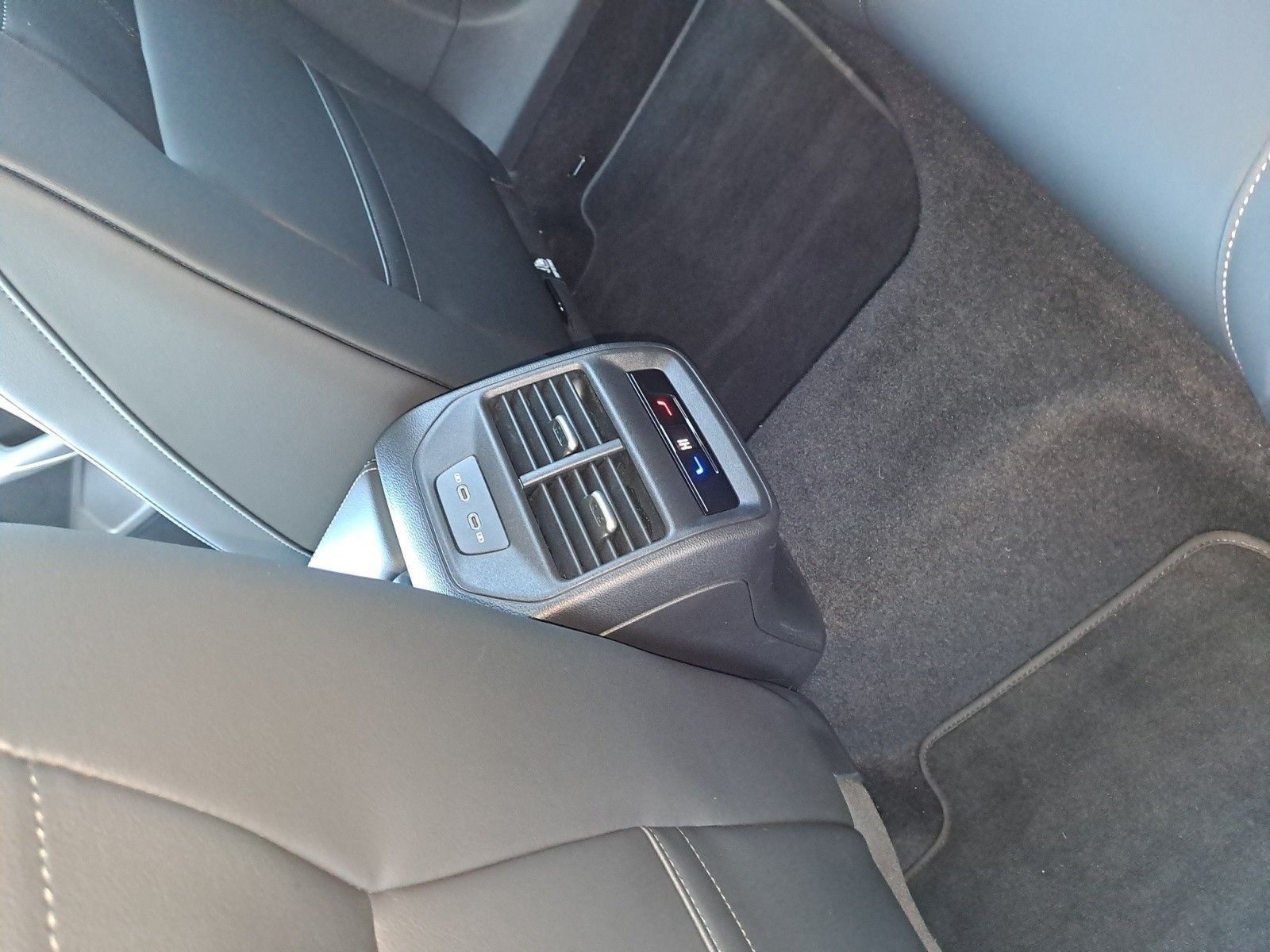 Volkswagen Passat - Bild 12