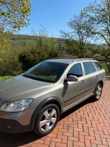 Skoda Octavia 2.0 TDI 4x4 Scout Combi Scout - Skoda Octavia aus 2011: Scout