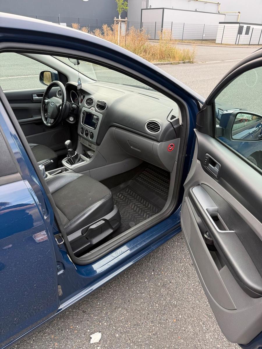 Ford Focus 2009 — photo 7