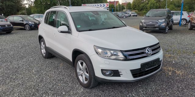 VW Tiguan Sport &amp; Style 4Motion*Xenon*Navi*AHZV*PDC