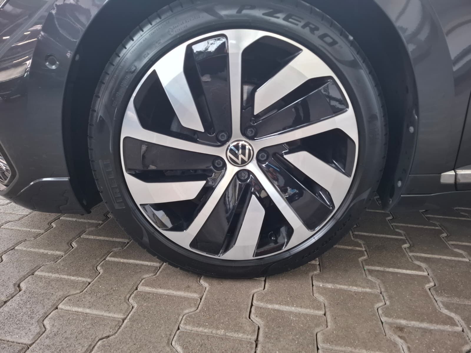 Fahrzeugabbildung Volkswagen Arteon Lim. R-Line 2.0 TDI DSG +IQ-Light +ACC