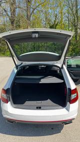 Skoda Octavia 2.0 TSI DSG RS Combi RS - Skoda Octavia Gebrauchtwagen in München