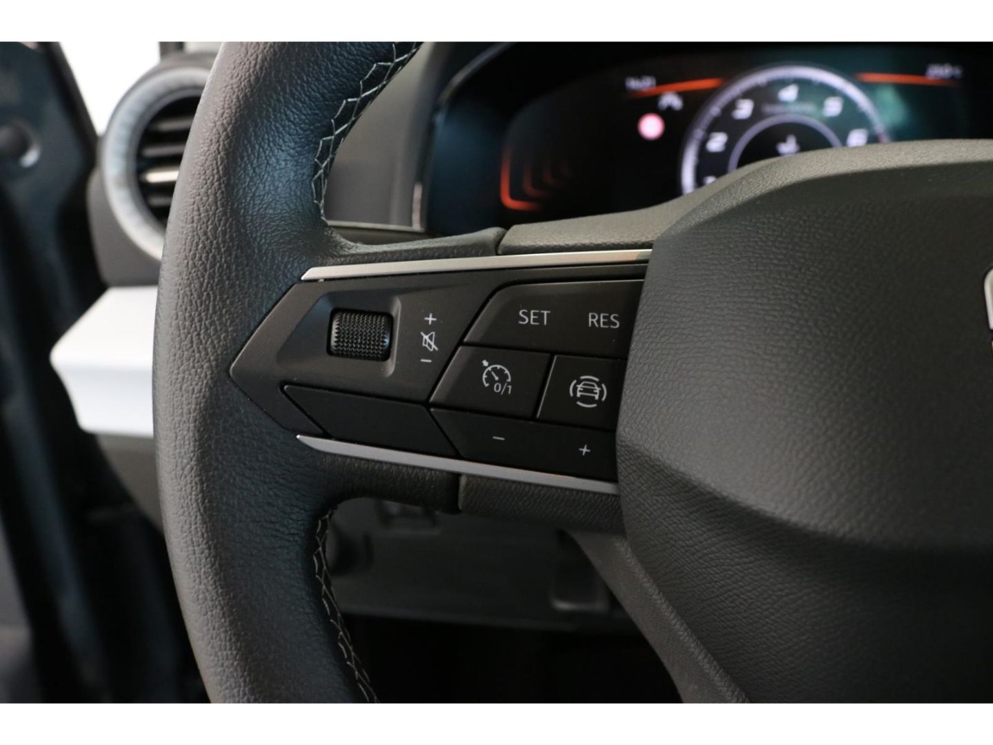 Fahrzeugabbildung SEAT Ibiza Style Automatik Kamera Navi SHZ PDC Alu LE