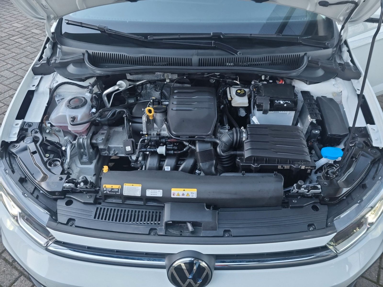 Fahrzeugabbildung Volkswagen Polo 1.0 MPI Life APP DAB PDC