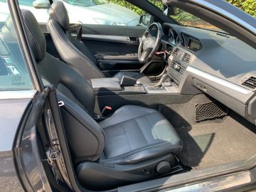 Mercedes E 200 - 11