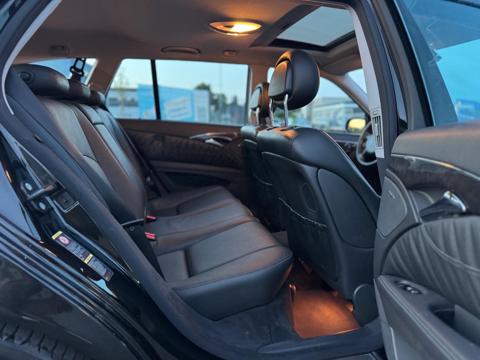 Mercedes-Benz E350 2005 — photo 17