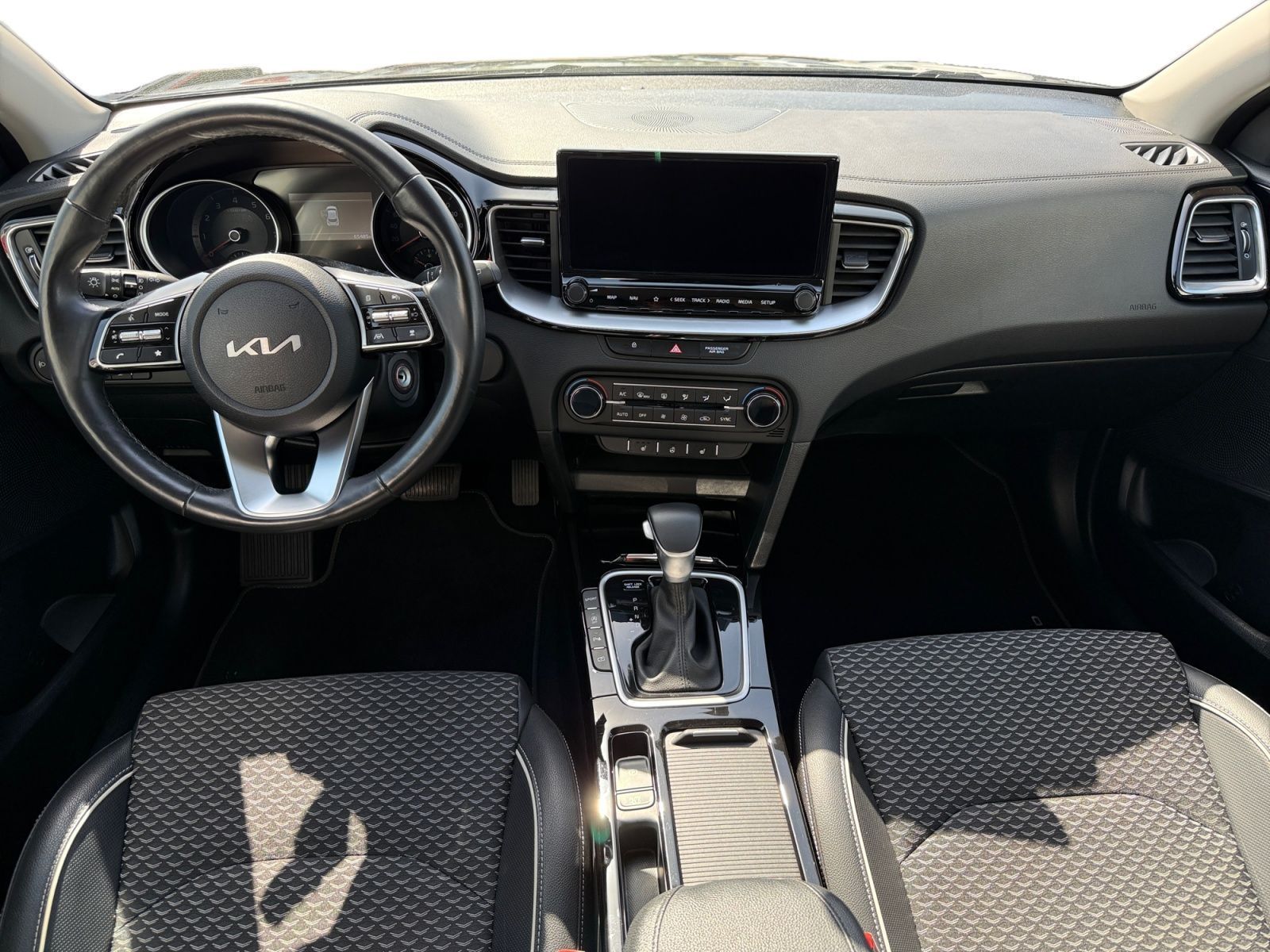 Fahrzeugabbildung Kia XCeed Xceed 1.5 T-GDI Vision RFK ACC