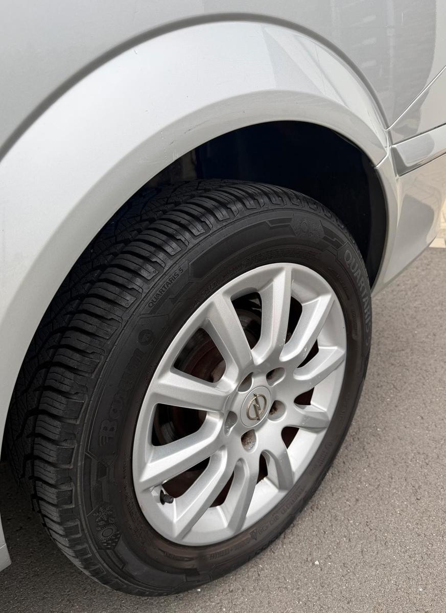 Opel Astra 2007 — photo 30