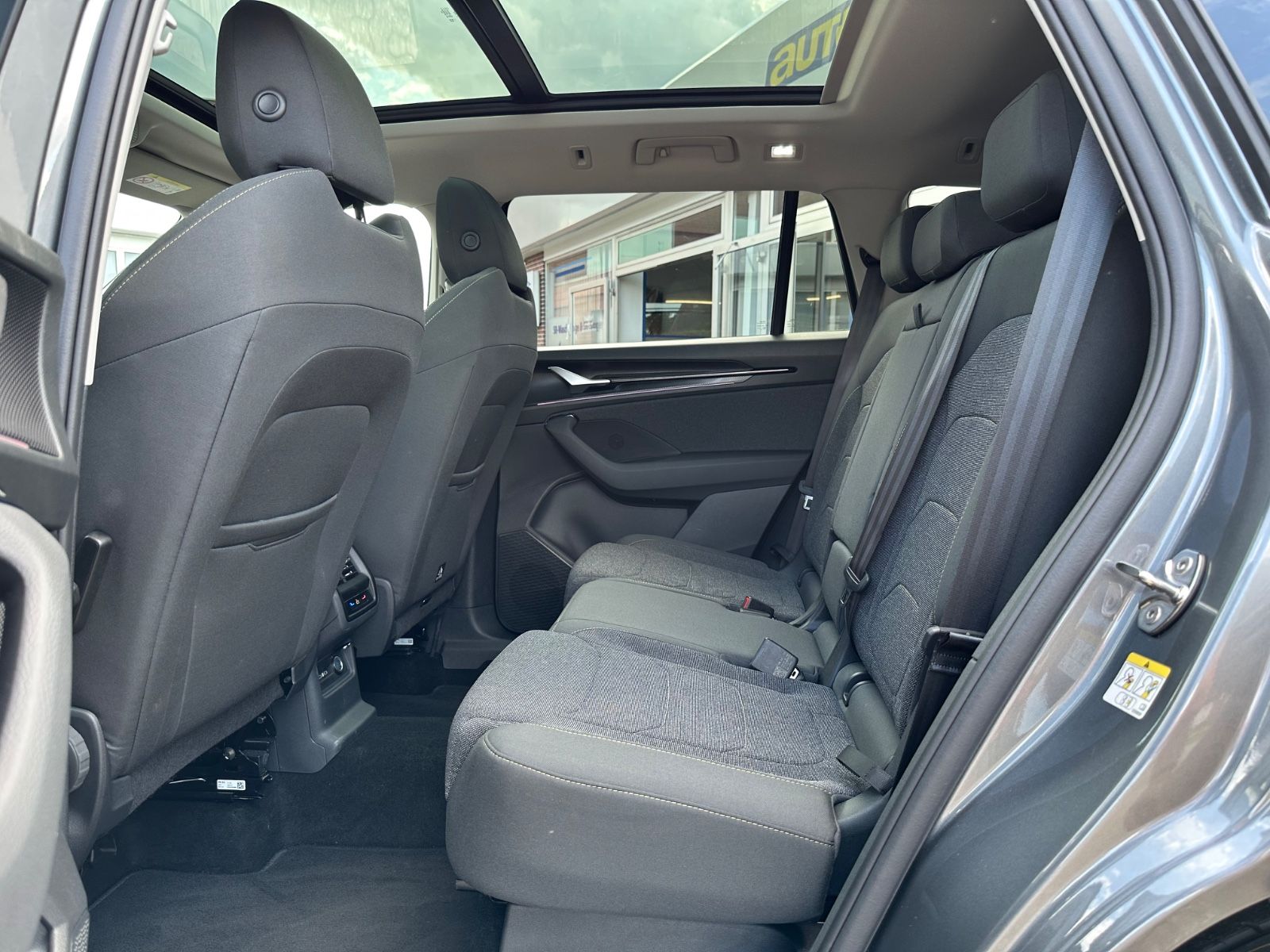 Fahrzeugabbildung SKODA Kodiaq 2.0 TDI 4x4 Selection DSG Pano/AHK/Navi