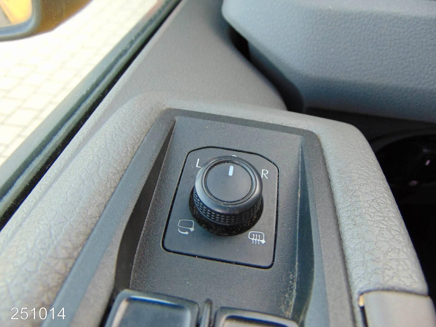 Volkswagen Crafter 35 2.0 TDI 140ch - Porte de communication intérieure - Clim - Régulateur - Camera