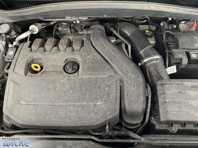 T-Cross 1.5 TSI DSG R-LINE NAVI KLIMA LED KEYLES
