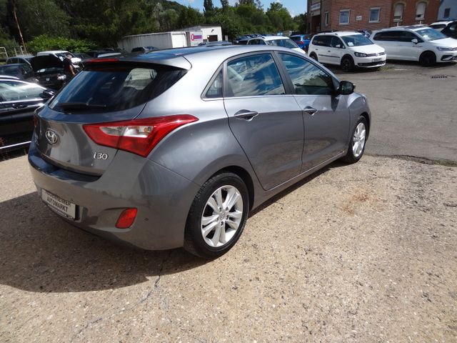 Fahrzeugabbildung Hyundai i30 Trend/2.Hd/Klima/PDC/70TKM/