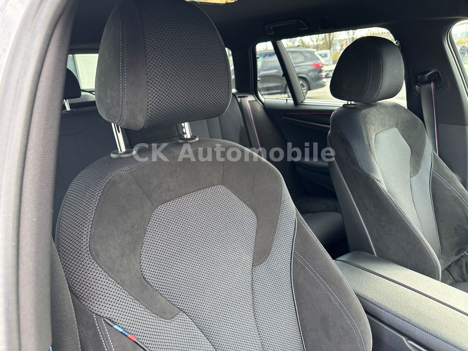 Fahrzeugabbildung BMW 520d xDrive M-Sport/Navi/Head-Up/LED/ACC/Kam.