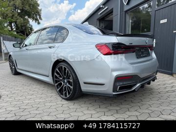 BMW 750 - 8
