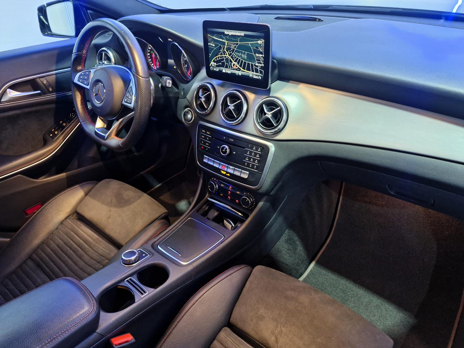 Mercedes-Benz CLA 180 SHOOTING BRAKE  AMG  LED/LEDER/18ZOLL/