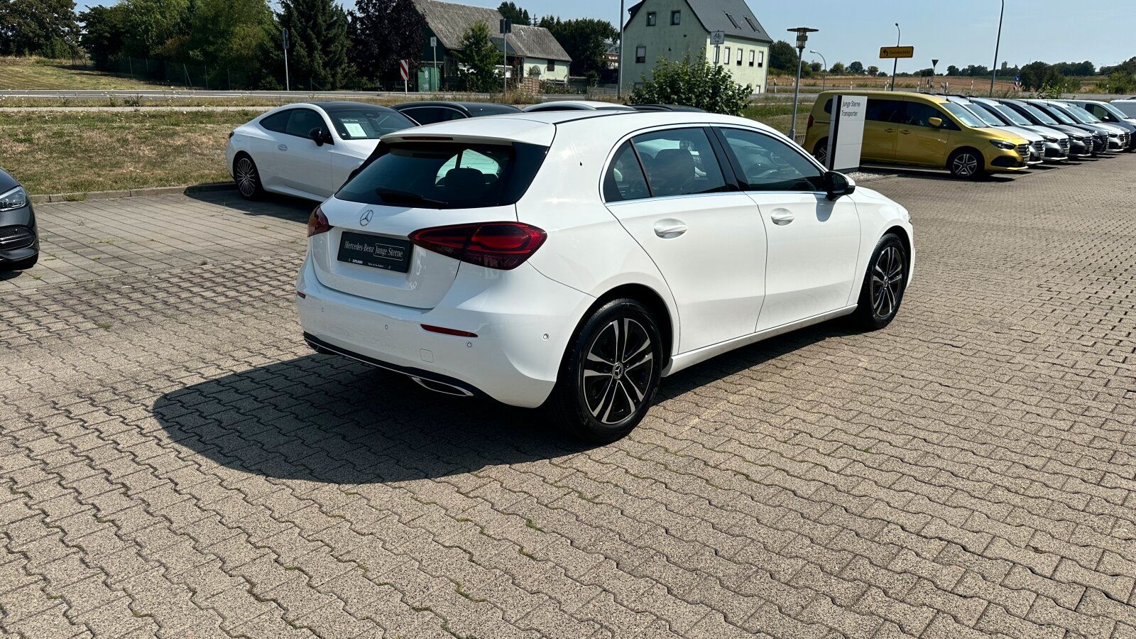 Mercedes-Benz A 180 Progressive Pano RüKa CarPlay Sitzhzg Spur foto 5