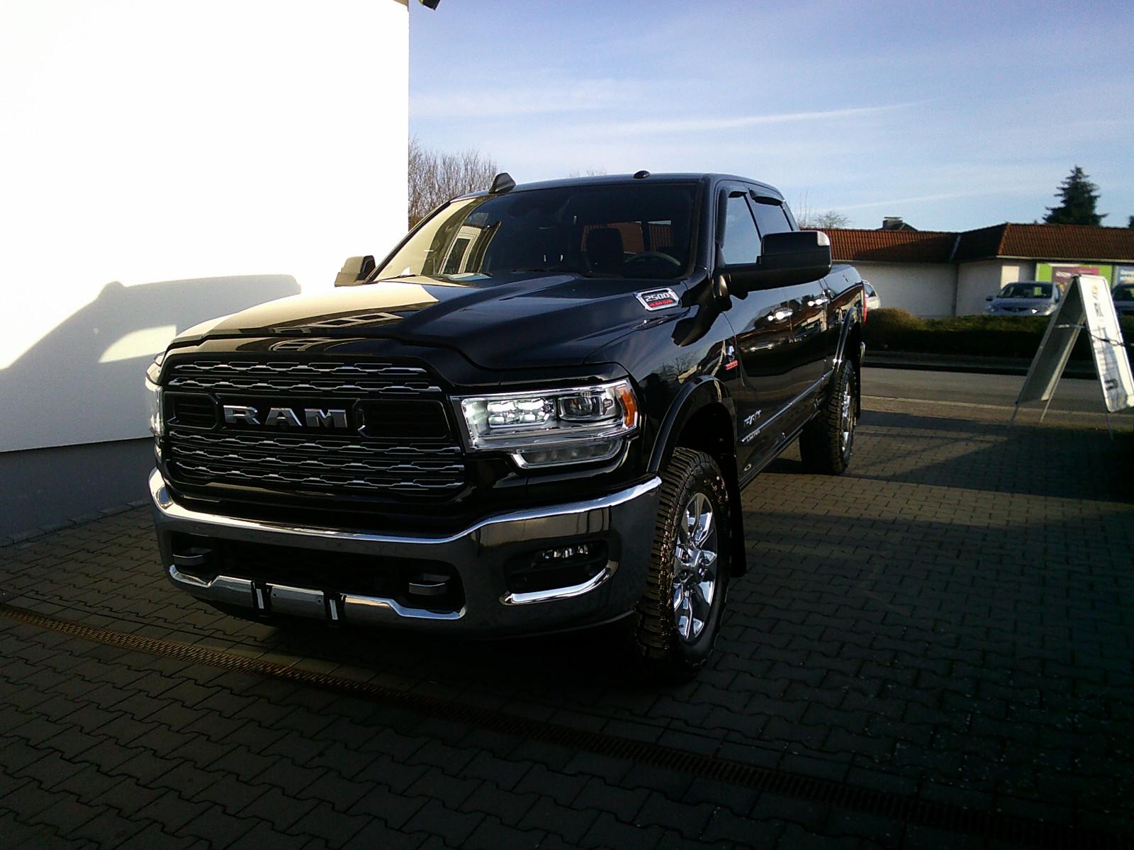 Dodge RAM 2500 Limited Crew Cab 6,7 Cummins/Box