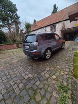 Mitsubishi Outlander 2.4 MIVEC Intense 4WD CVT Intense - Mitsubishi Outlander Intense mit Benzin-Antrieb