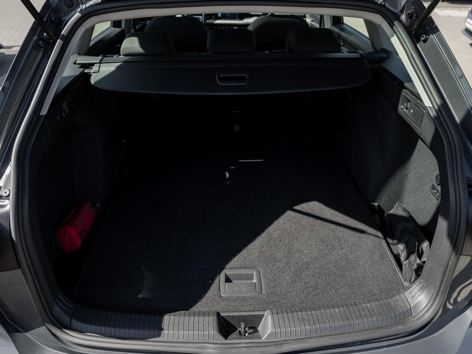 Volkswagen Golf VAR. VIII LIFE 2.0 TDI DSG Pano IQLight AHK, миниатюра 28